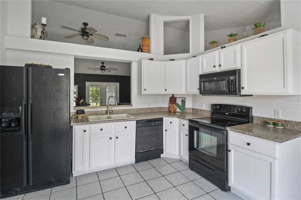 En Venta: $310,000 (3 camas, 2 baños, 1583 Pies cuadrados)