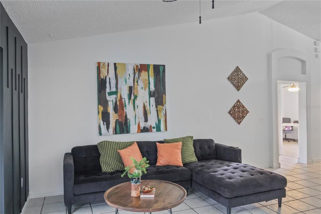 En Venta: $310,000 (3 camas, 2 baños, 1583 Pies cuadrados)