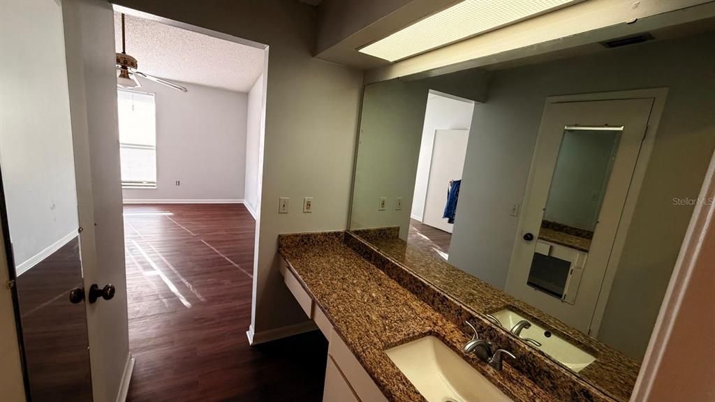 For Rent: $1,995 (3 beds, 2 baths, 1319 Square Feet)