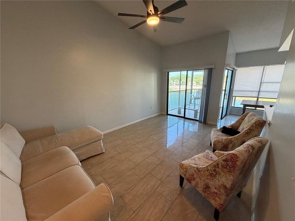 For Rent: $1,995 (3 beds, 2 baths, 1319 Square Feet)
