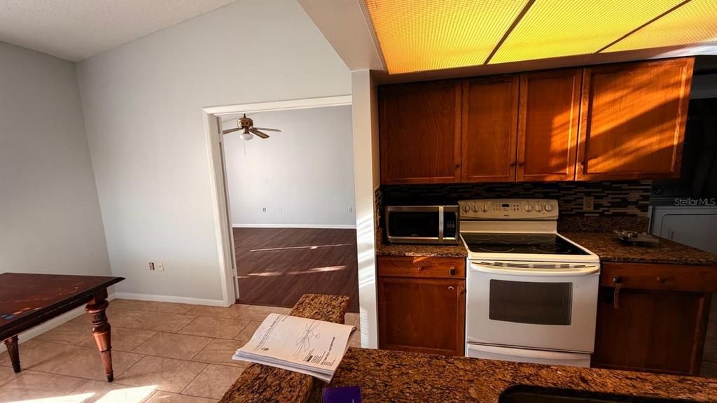 For Rent: $1,995 (3 beds, 2 baths, 1319 Square Feet)