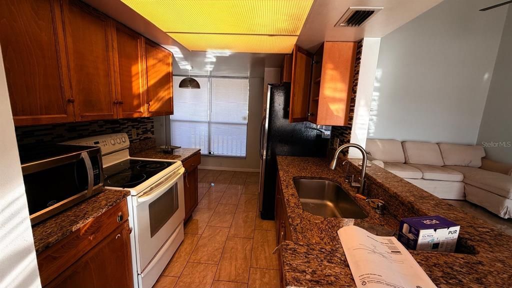 For Rent: $1,995 (3 beds, 2 baths, 1319 Square Feet)