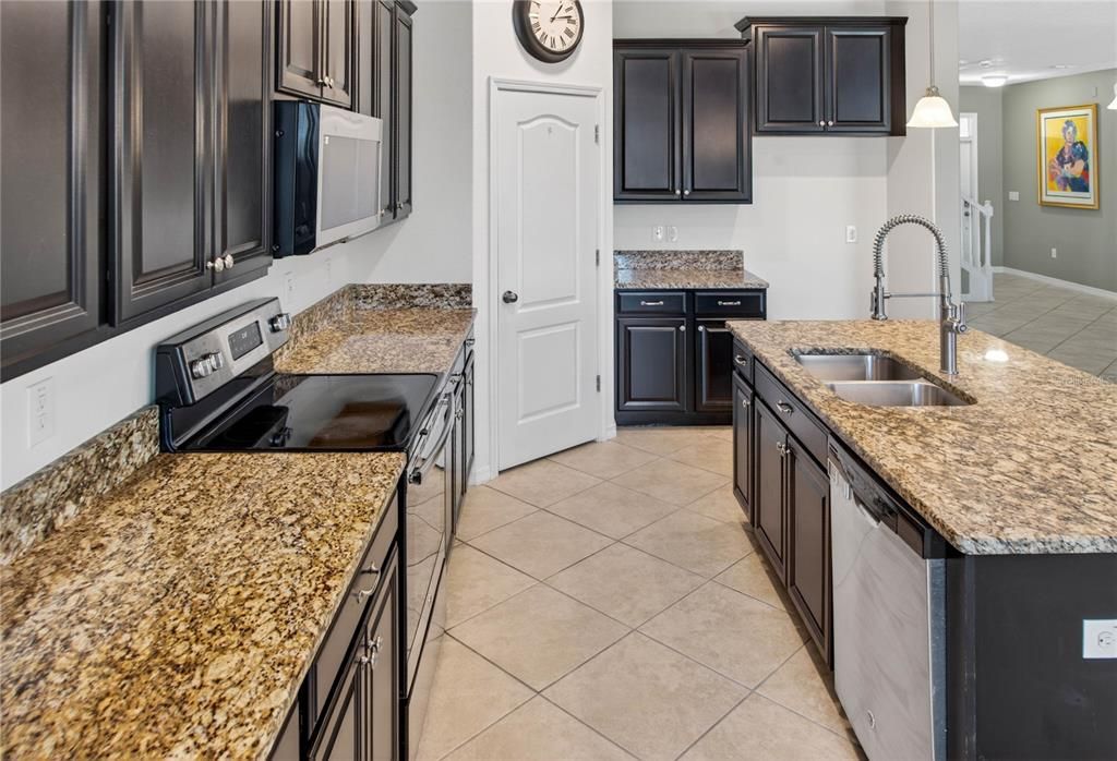 For Sale: $624,990 (6 beds, 4 baths, 3890 Square Feet)
