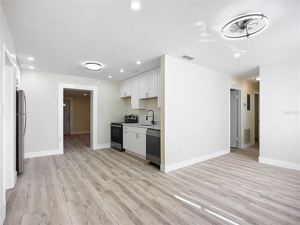 В аренду: $2,850 (4 спален, 3 ванн, 1548 Квадратных фут)