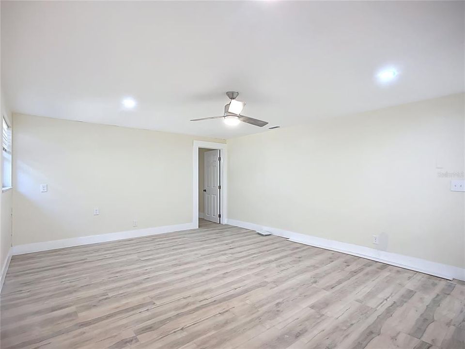 В аренду: $2,850 (4 спален, 3 ванн, 1548 Квадратных фут)