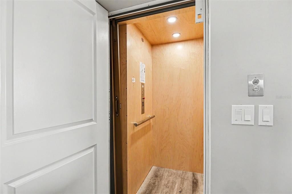 En Venta: $1,600,000 (3 camas, 3 baños, 1793 Pies cuadrados)