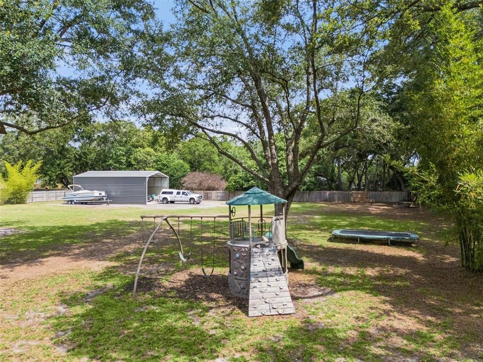 En Venta: $1,100,000 (3 camas, 2 baños, 2360 Pies cuadrados)