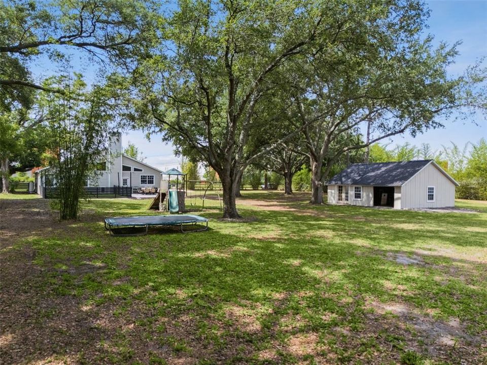 En Venta: $1,100,000 (3 camas, 2 baños, 2360 Pies cuadrados)