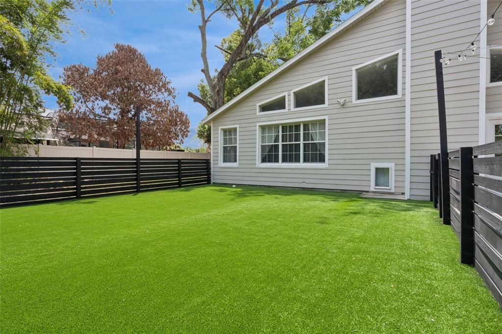 En Venta: $1,100,000 (3 camas, 2 baños, 2360 Pies cuadrados)