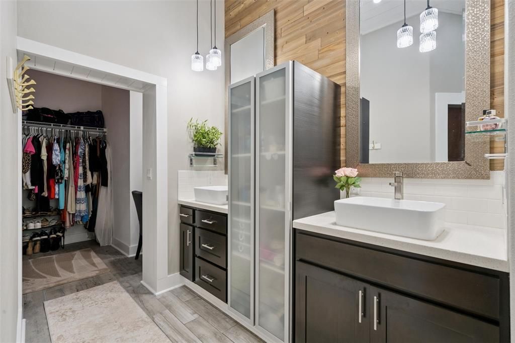 En Venta: $1,100,000 (3 camas, 2 baños, 2360 Pies cuadrados)