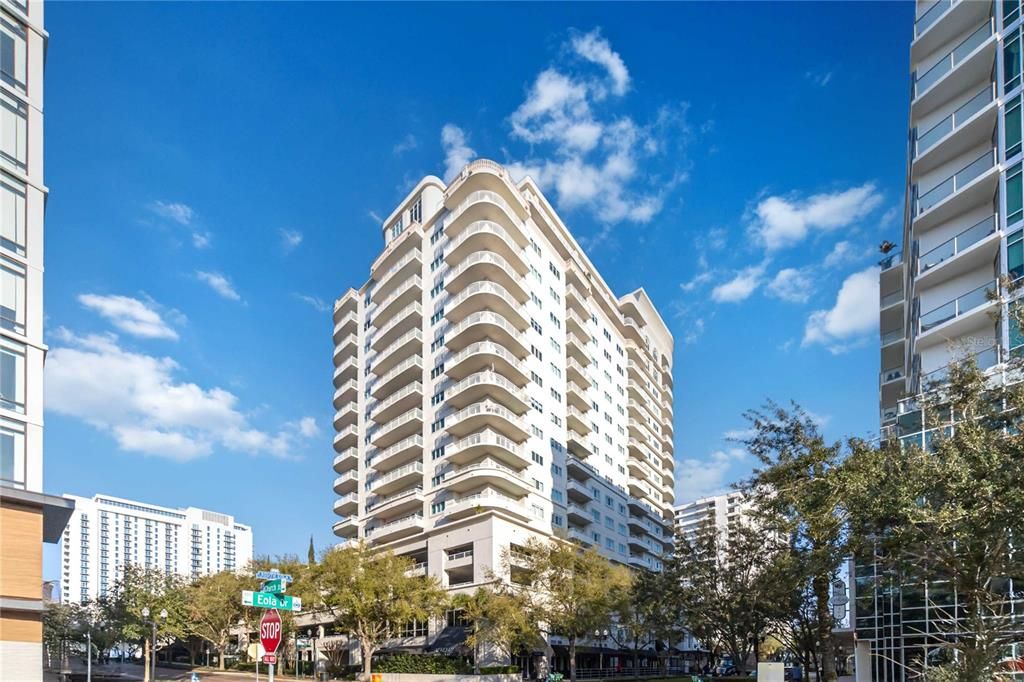 На продажу: $749,900 (2 спален, 2 ванн, 2080 Квадратных фут)