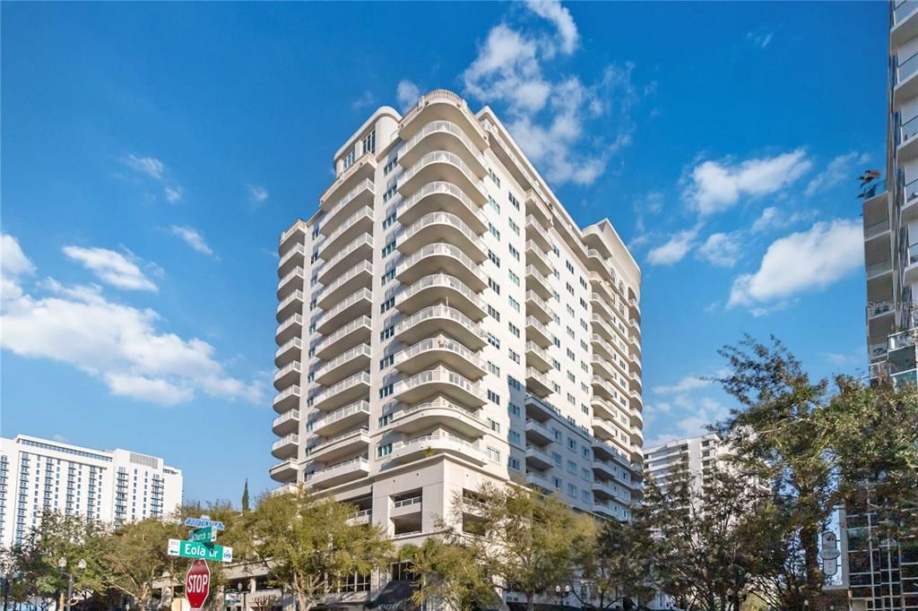 На продажу: $749,900 (2 спален, 2 ванн, 2080 Квадратных фут)