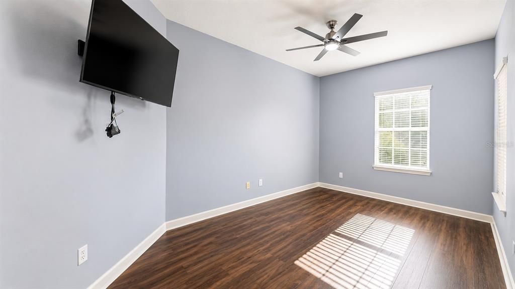 For Rent: $3,200 (5 beds, 4 baths, 3438 Square Feet)