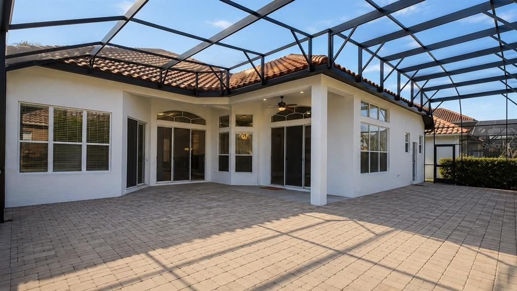 For Rent: $3,200 (5 beds, 4 baths, 3438 Square Feet)