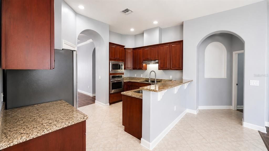 For Rent: $3,200 (5 beds, 4 baths, 3438 Square Feet)