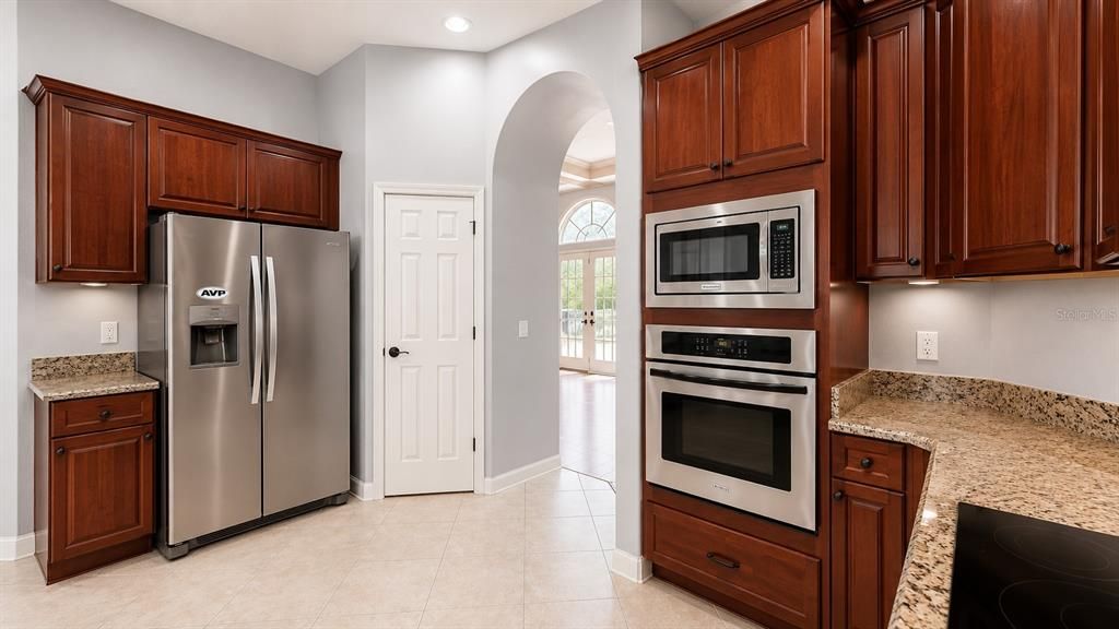 For Rent: $3,200 (5 beds, 4 baths, 3438 Square Feet)