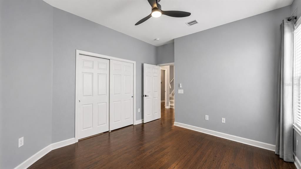 For Rent: $3,200 (5 beds, 4 baths, 3438 Square Feet)