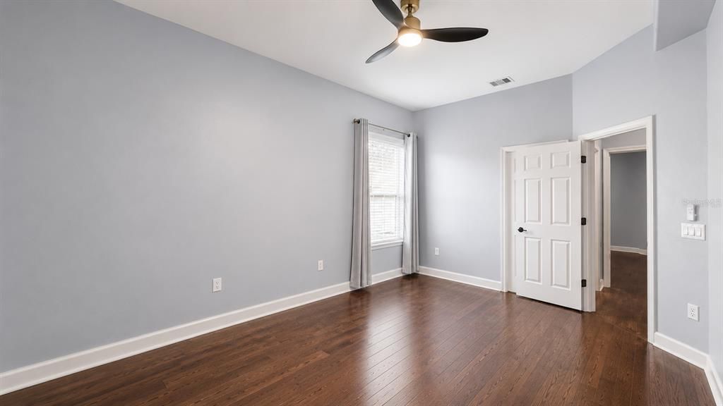 For Rent: $3,200 (5 beds, 4 baths, 3438 Square Feet)