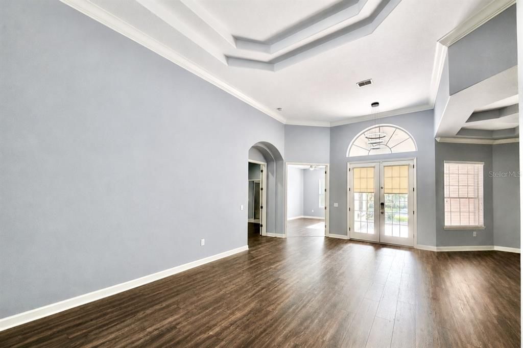 For Rent: $3,200 (5 beds, 4 baths, 3438 Square Feet)