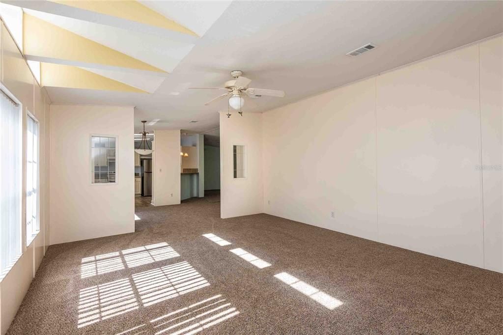 En Venta: $400,000 (4 camas, 3 baños, 2356 Pies cuadrados)