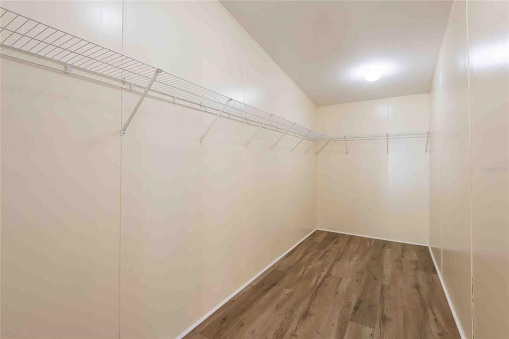 En Venta: $400,000 (4 camas, 3 baños, 2356 Pies cuadrados)
