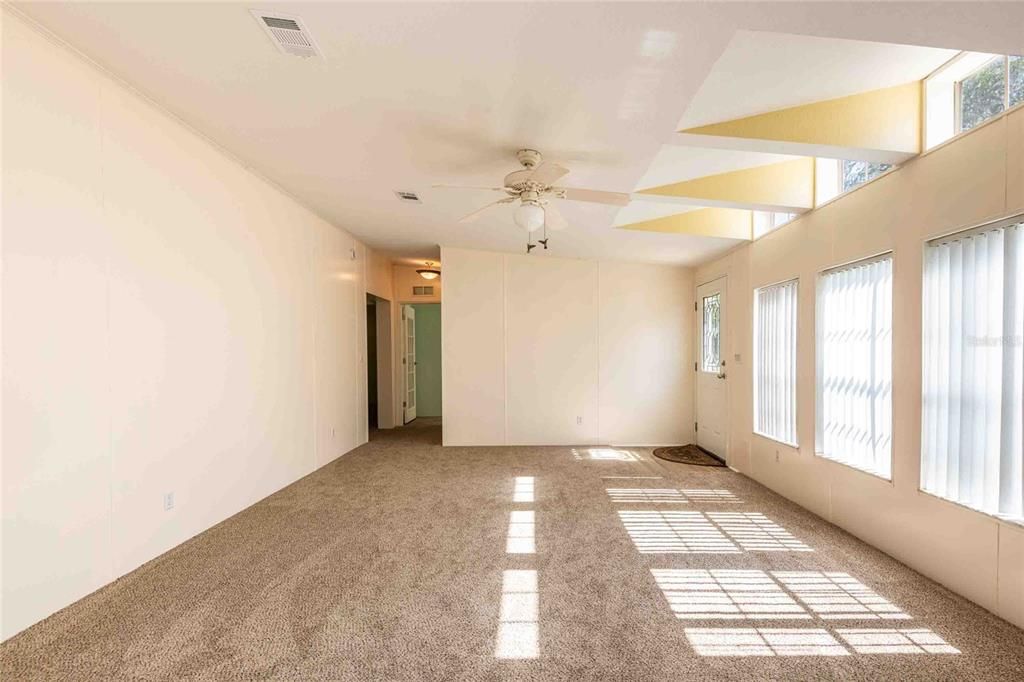 En Venta: $400,000 (4 camas, 3 baños, 2356 Pies cuadrados)