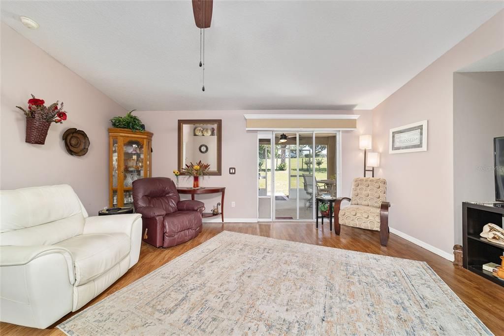For Sale: $279,900 (3 beds, 2 baths, 1624 Square Feet)