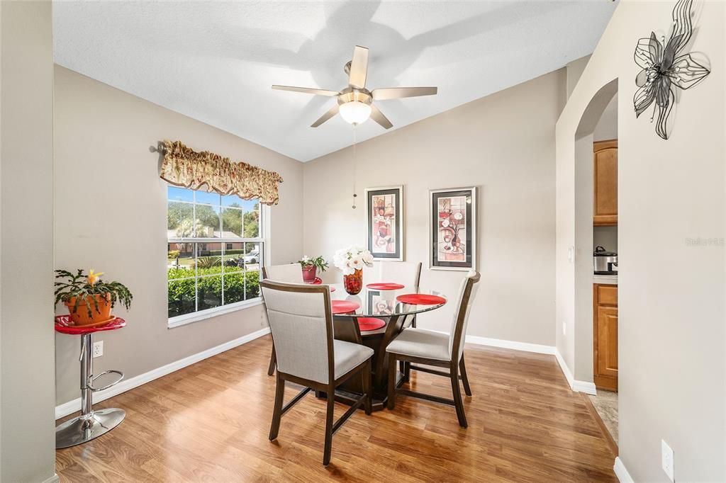 For Sale: $279,900 (3 beds, 2 baths, 1624 Square Feet)