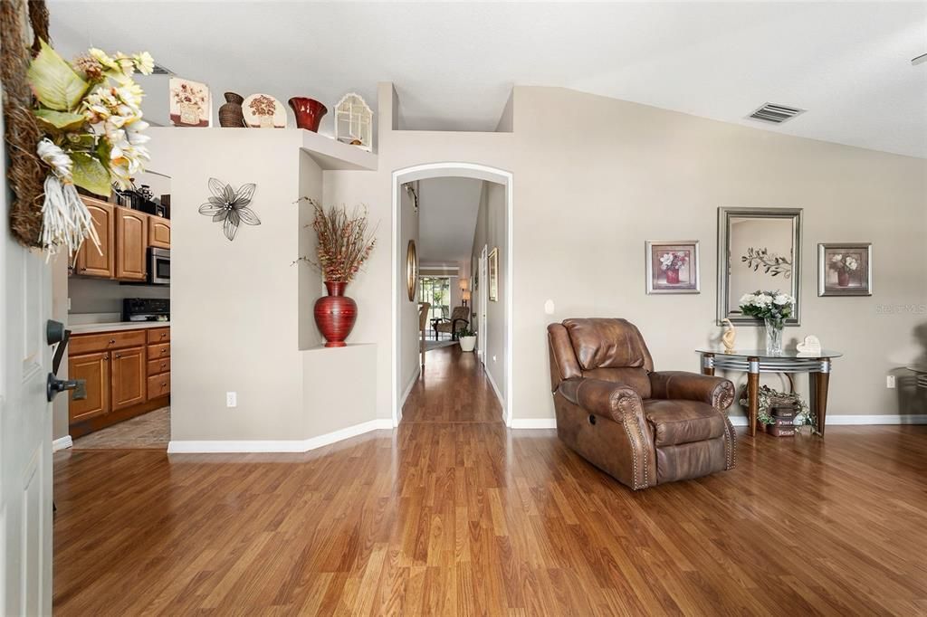 For Sale: $279,900 (3 beds, 2 baths, 1624 Square Feet)