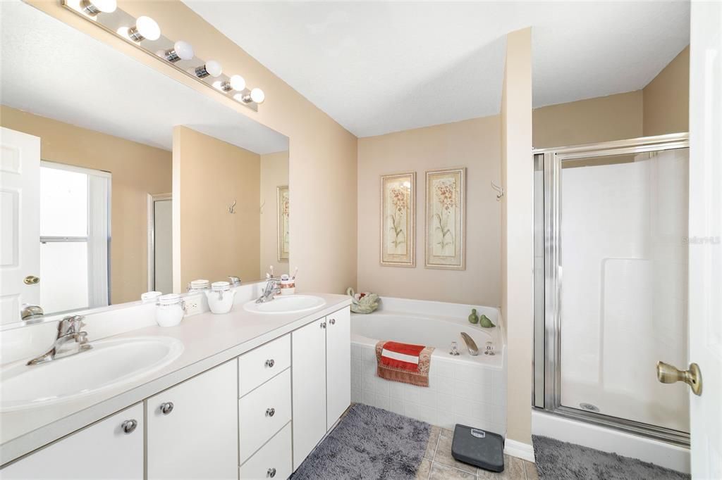For Sale: $279,900 (3 beds, 2 baths, 1624 Square Feet)
