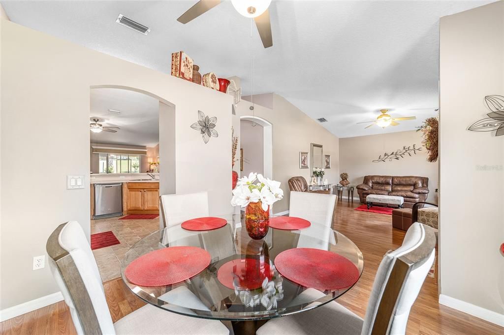 For Sale: $279,900 (3 beds, 2 baths, 1624 Square Feet)