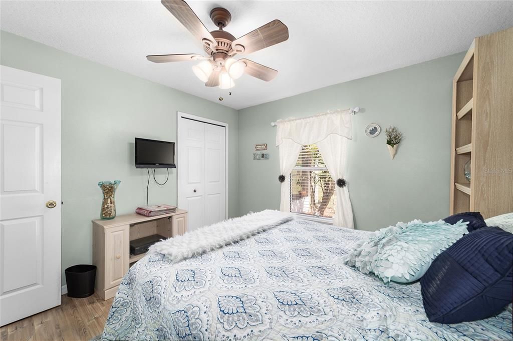 For Sale: $279,900 (3 beds, 2 baths, 1624 Square Feet)
