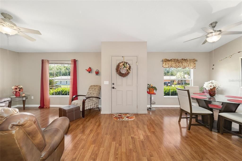 For Sale: $279,900 (3 beds, 2 baths, 1624 Square Feet)