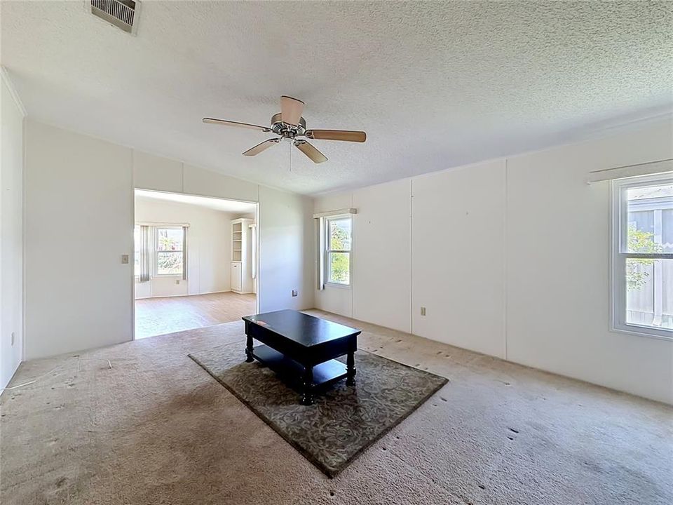 For Sale: $209,900 (2 beds, 2 baths, 1354 Square Feet)