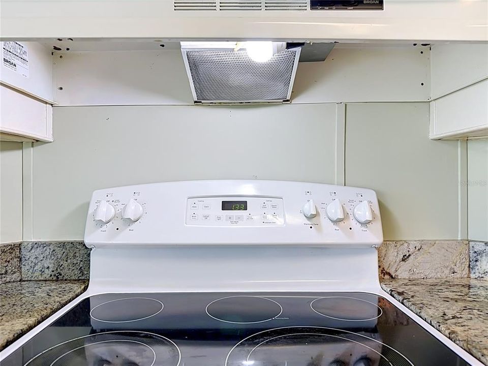 For Sale: $209,900 (2 beds, 2 baths, 1354 Square Feet)