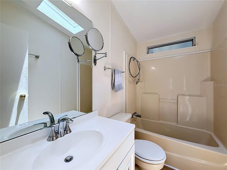 For Sale: $209,900 (2 beds, 2 baths, 1354 Square Feet)