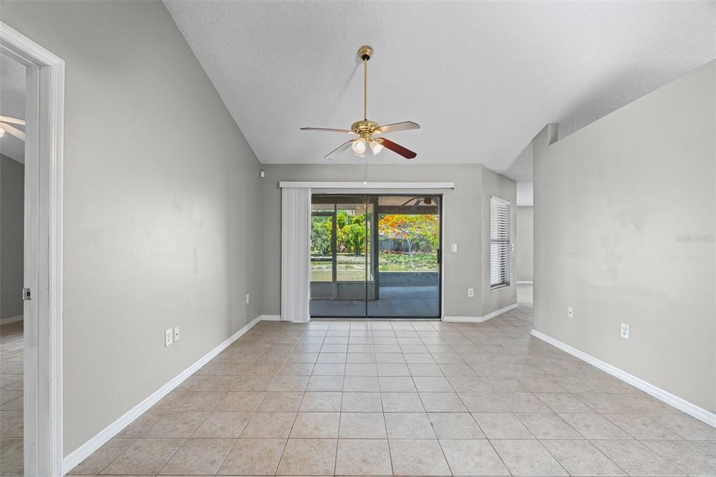 Activo con contrato: $389,000 (3 camas, 2 baños, 1408 Pies cuadrados)