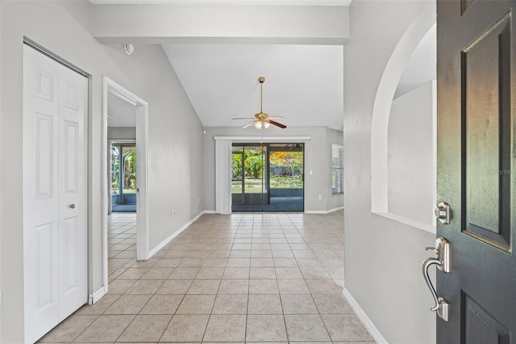 Activo con contrato: $389,000 (3 camas, 2 baños, 1408 Pies cuadrados)