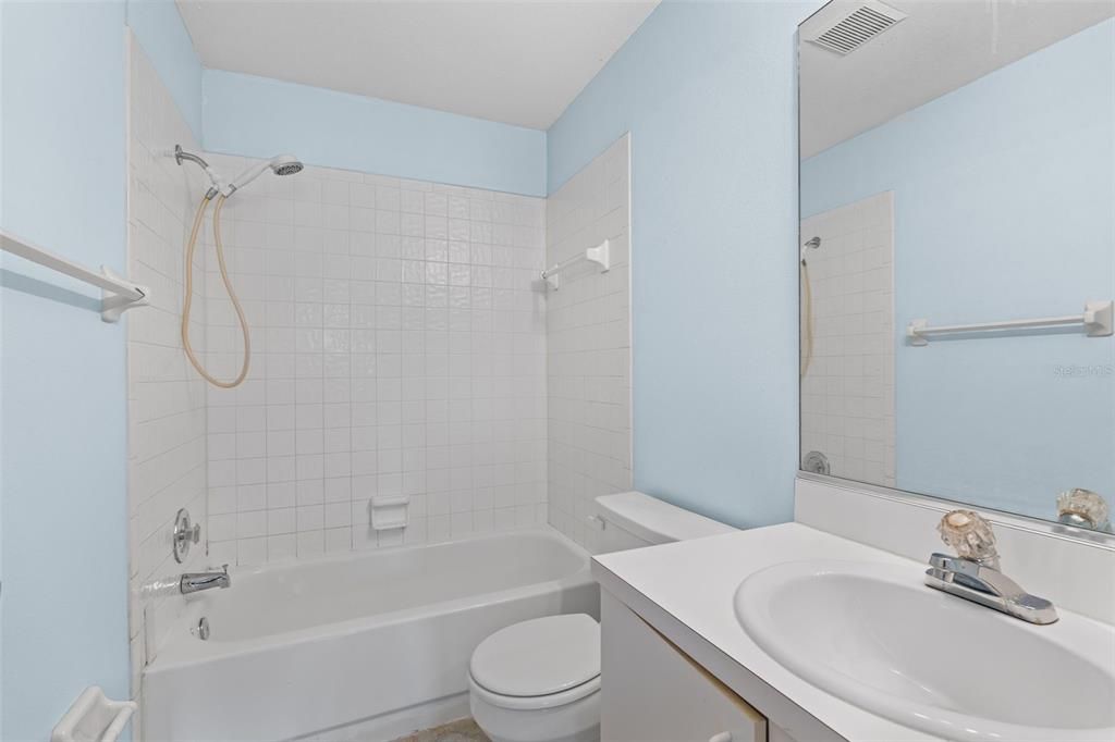 Activo con contrato: $389,000 (3 camas, 2 baños, 1408 Pies cuadrados)