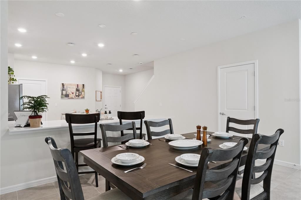 For Sale: $425,000 (3 beds, 2 baths, 1907 Square Feet)