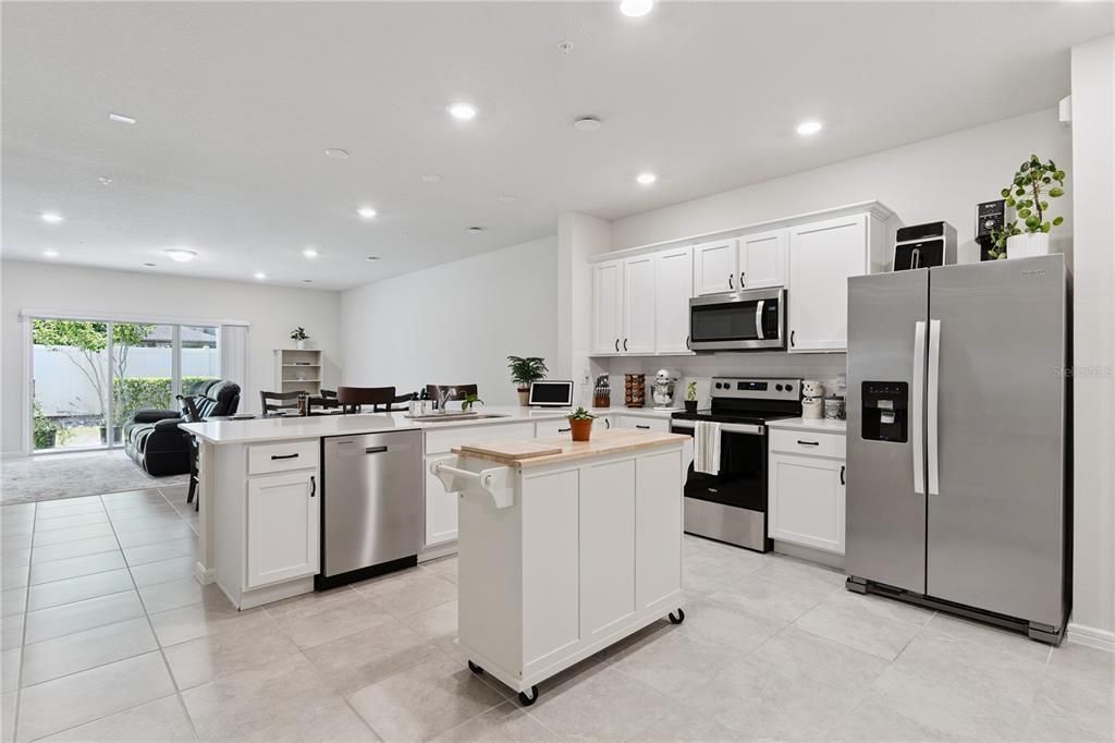 For Sale: $425,000 (3 beds, 2 baths, 1907 Square Feet)
