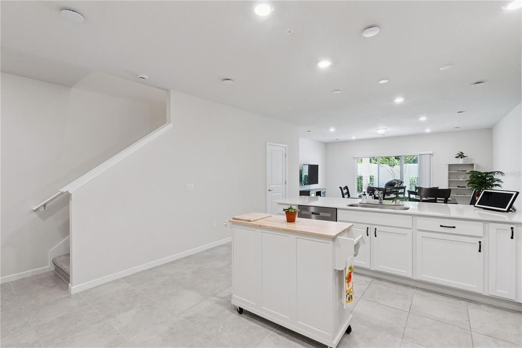 For Sale: $425,000 (3 beds, 2 baths, 1907 Square Feet)