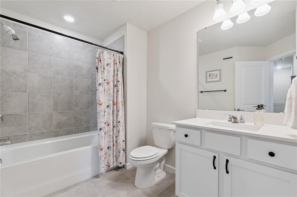 For Sale: $425,000 (3 beds, 2 baths, 1907 Square Feet)