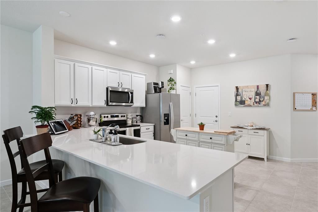 For Sale: $425,000 (3 beds, 2 baths, 1907 Square Feet)