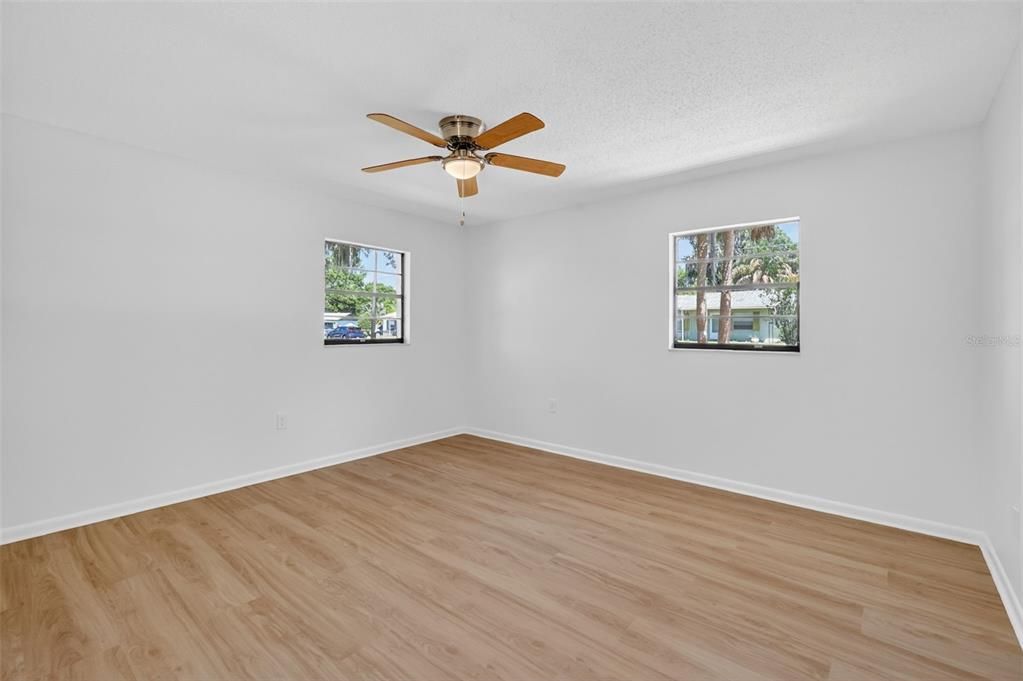 For Sale: $325,000 (3 beds, 2 baths, 1468 Square Feet)