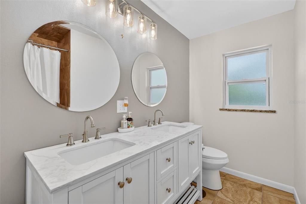 For Sale: $325,000 (3 beds, 2 baths, 1468 Square Feet)