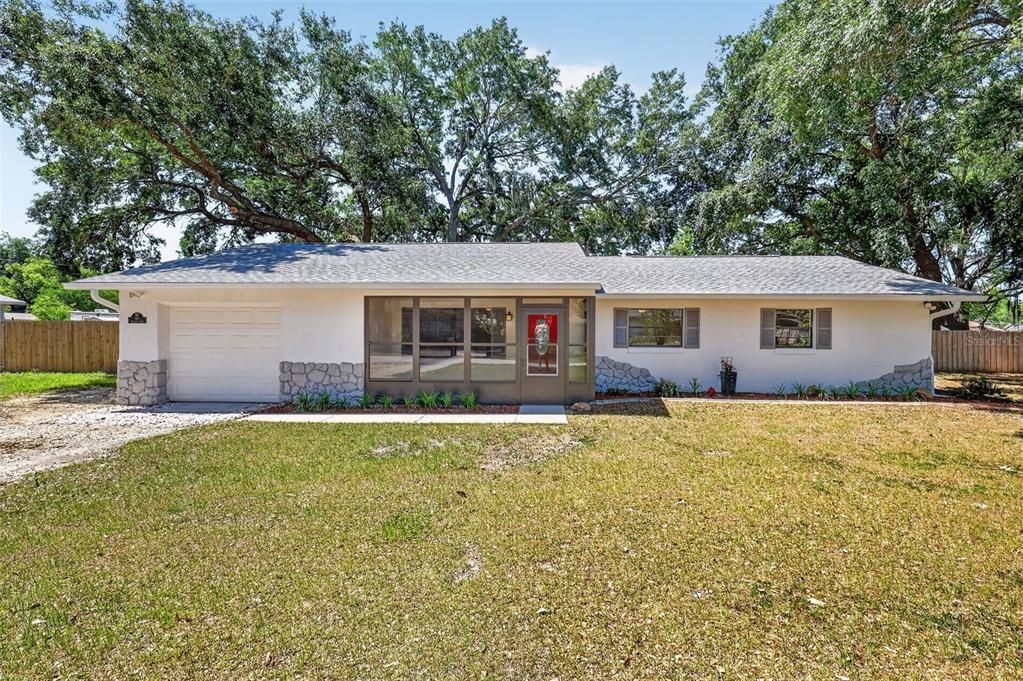 For Sale: $325,000 (3 beds, 2 baths, 1468 Square Feet)