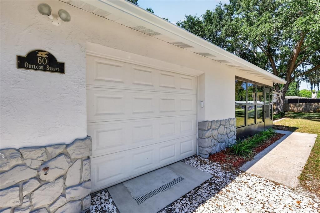 For Sale: $325,000 (3 beds, 2 baths, 1468 Square Feet)