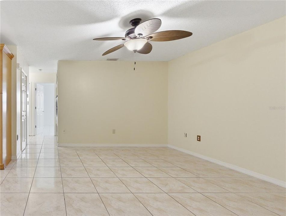 En Venta: $200,000 (2 camas, 2 baños, 999 Pies cuadrados)