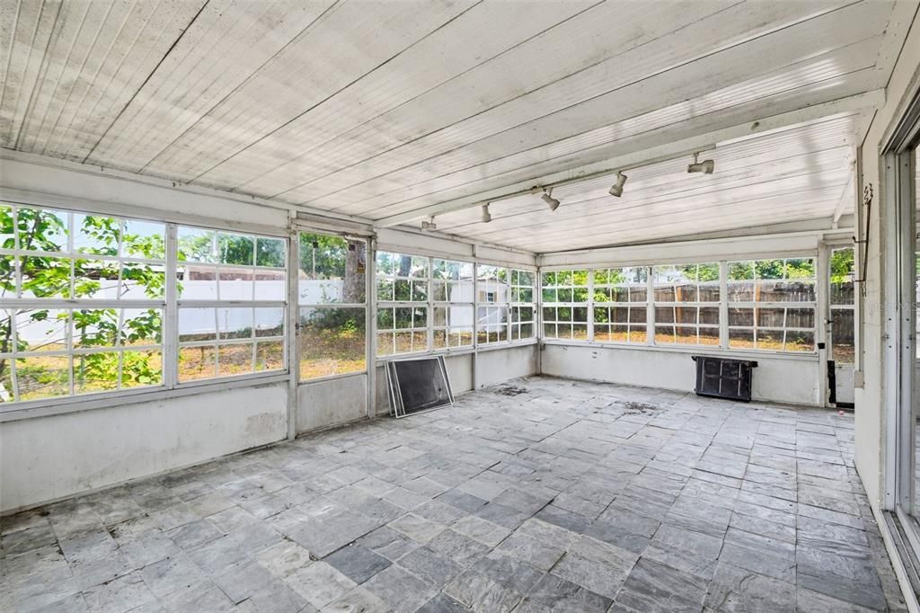 For Sale: $299,900 (5 beds, 2 baths, 2305 Square Feet)